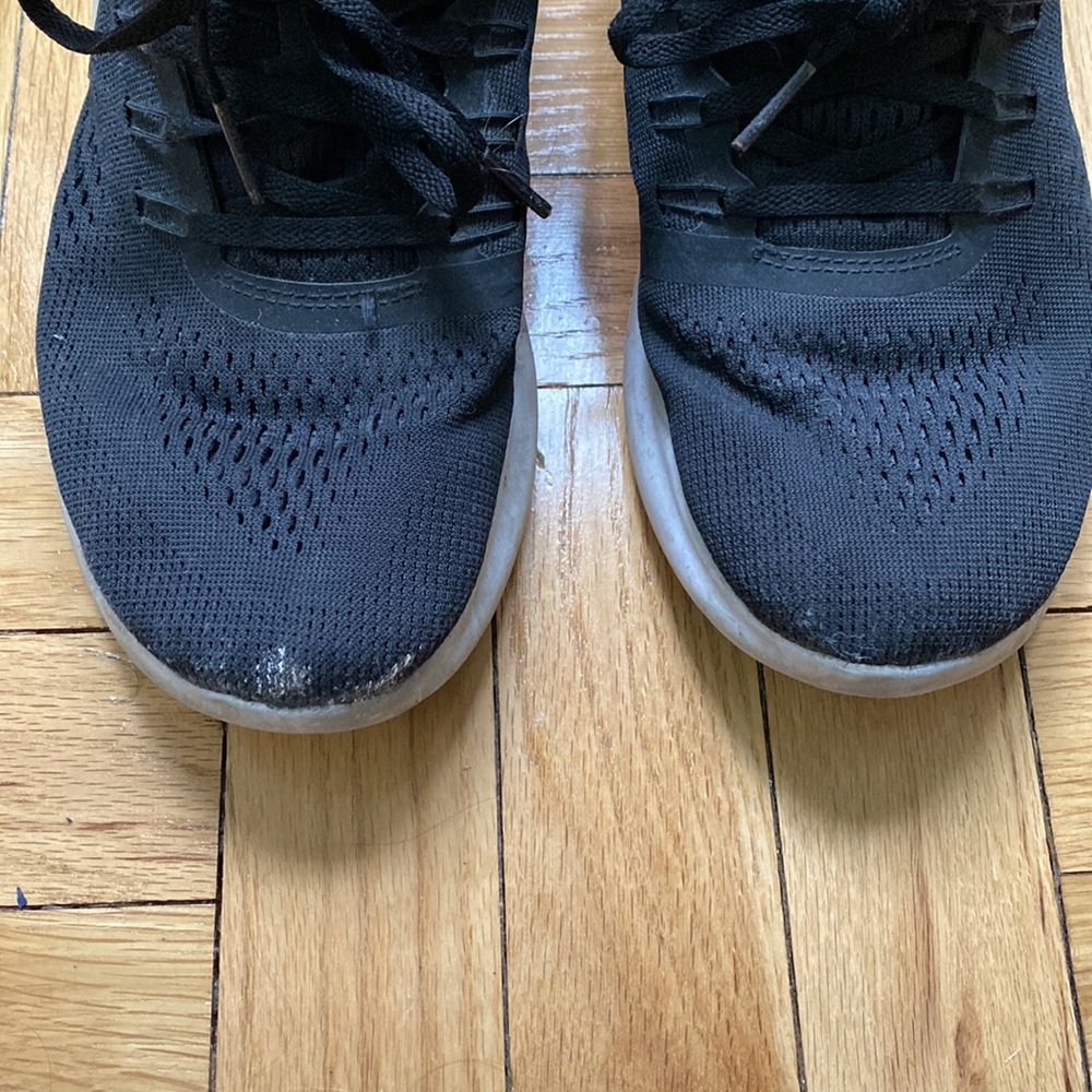 Nike Running Shoes - Picture 5 of 8